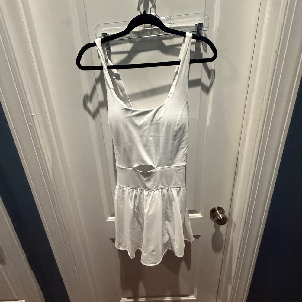 Amazon White Athletic Set